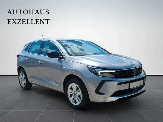 Gebraucht Opel Grandland X 131 PS (96 kW) 2024 Silber SUV