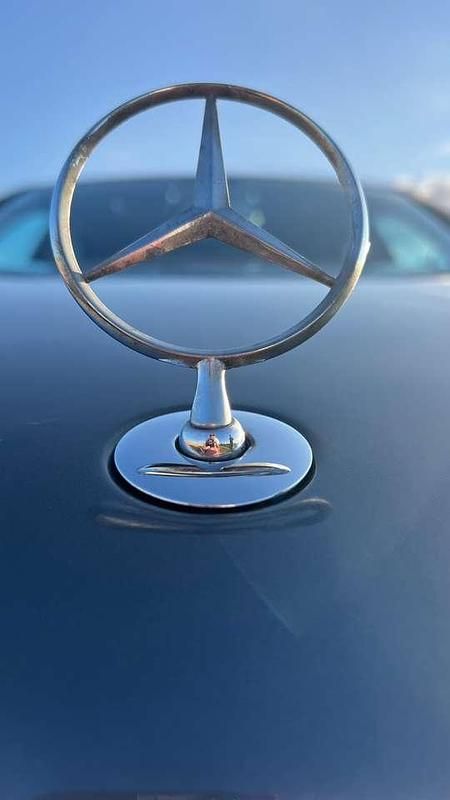 Grau Gebraucht 2008 Mercedes E230 Avantgarde Limousine | 8.350 € (Fairer Preis) - Bild 1/4