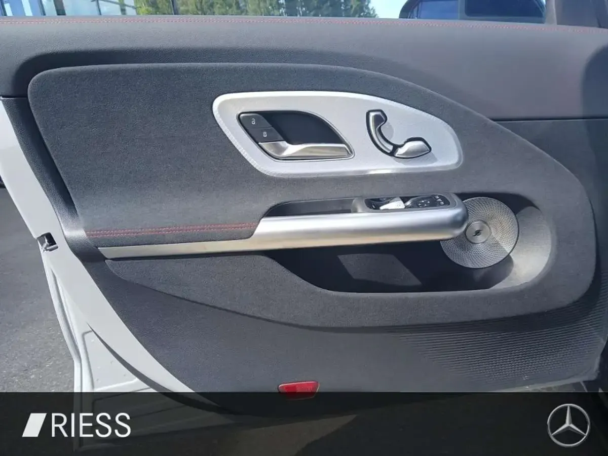 Gebraucht Mercedes CLA220 AMG 211 PS (155 kW) 2026 Manufaktur lack manufaktur alpingrau uni Limousine