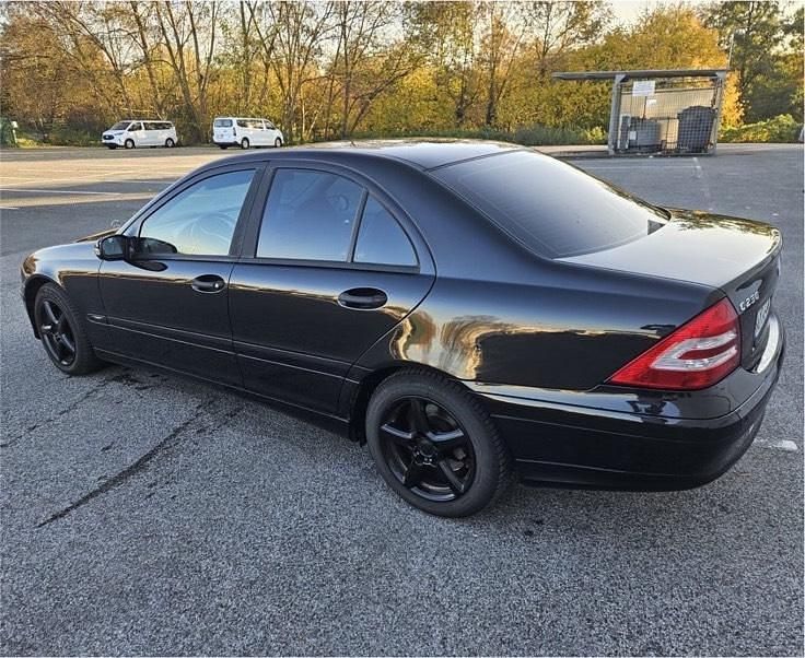 Gebraucht Mercedes C230 2004 Schwarz Limousine