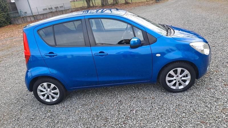 Gebraucht Opel Agila 94 PS (69 kW) 2013 Blau Kleinwagen