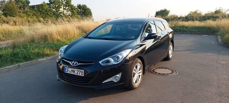 Schwarz Gebraucht 2014 Hyundai i40 Edition Kombi | 9.500 € (Fairer Preis) - Bild 1/4