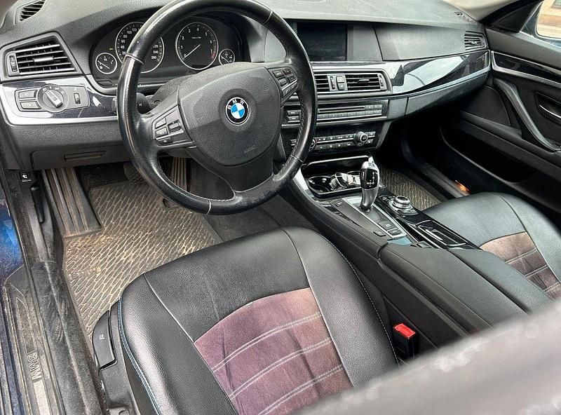 Gebraucht BMW 523 204 PS (150 kW) 2010 Blau Limousine