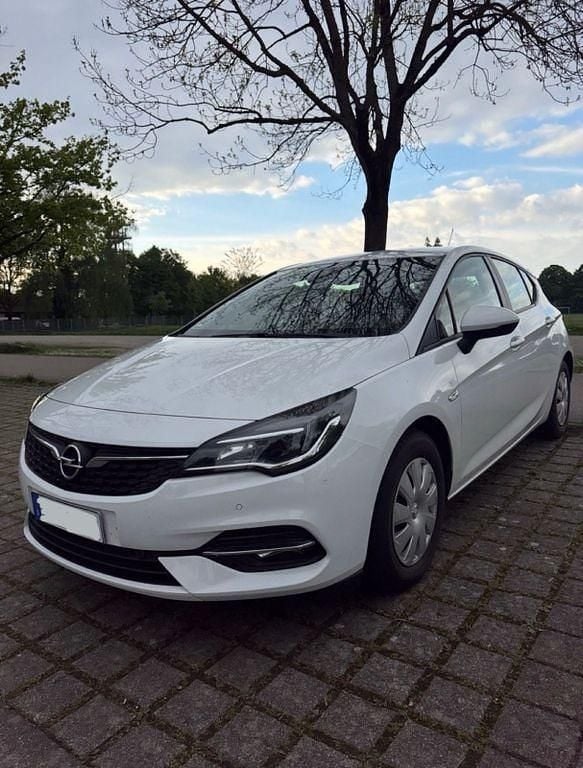 Weiß Gebraucht 2020 Opel Astra Elegance Limousine | 6.500 € (Superpreis) - Bild 1/4