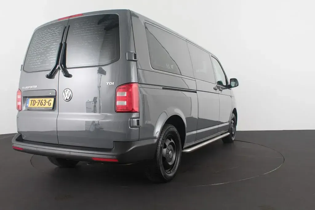 Gebraucht VW T6 114 PS (83 kW) 2017 Grau Van