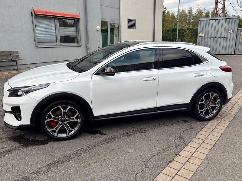 Weiß Gebraucht 2021 Kia XCeed Xdition SUV | 20.990 € (Fairer Preis) - Bild 1/4