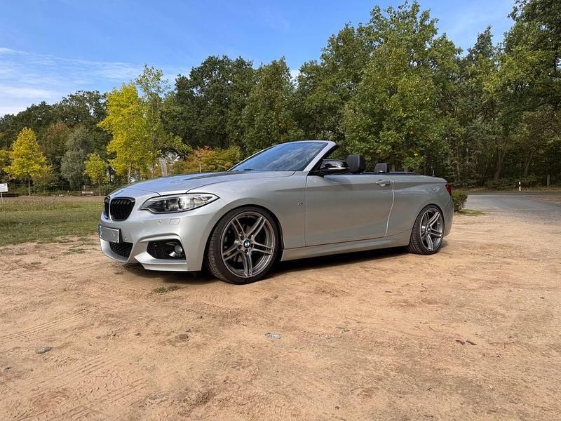 Silber Gebraucht 2015 BMW 225 M Sport Cabrio | 17.249 € (Fairer Preis) - Bild 1/4