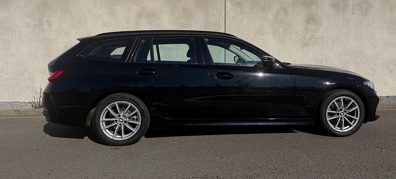 Gebraucht BMW 320 Performance 190 PS (139 kW) 2022 Schwarz Kombi