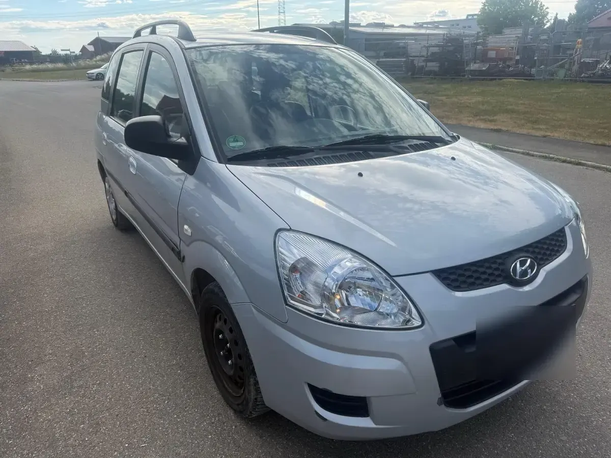 Gebraucht Hyundai Matrix 103 PS (75 kW) 2009 Silber Van / Kleinbus