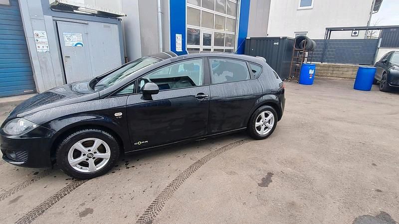 Usata Seat Leon 105 CV (77 kW) 2012 Nero Berlina