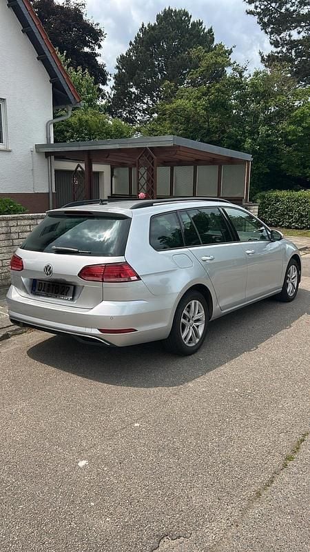 Grau Gebraucht 2020 VW Golf VII Kombi | 14.000 € (Superpreis) - Bild 1/4