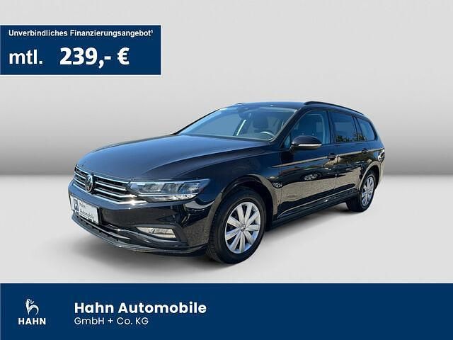 Gebraucht VW Passat Basis 150 PS (110 kW) 2021 Schwarz Kombi