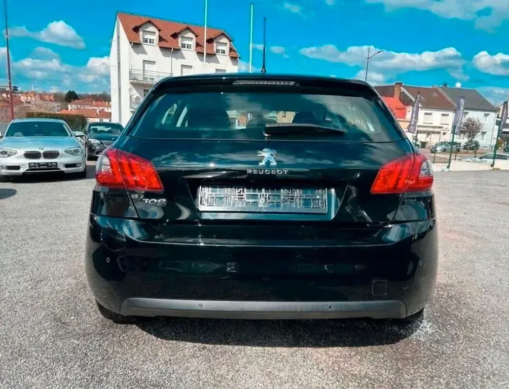Gebraucht Peugeot 308 Active 131 PS (96 kW) 2021 Schwarz Limousine