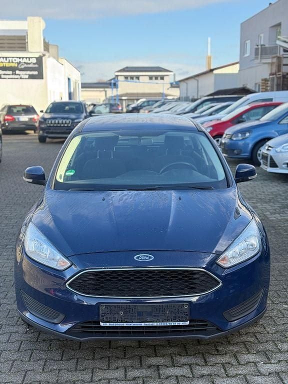 Gebraucht Ford Focus Trend 95 PS (69 kW) 2016 Blau Limousine