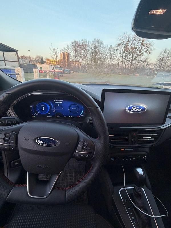 Gebraucht Ford Focus ST-Line X 155 PS (114 kW) 2024 Schwarz Kombi