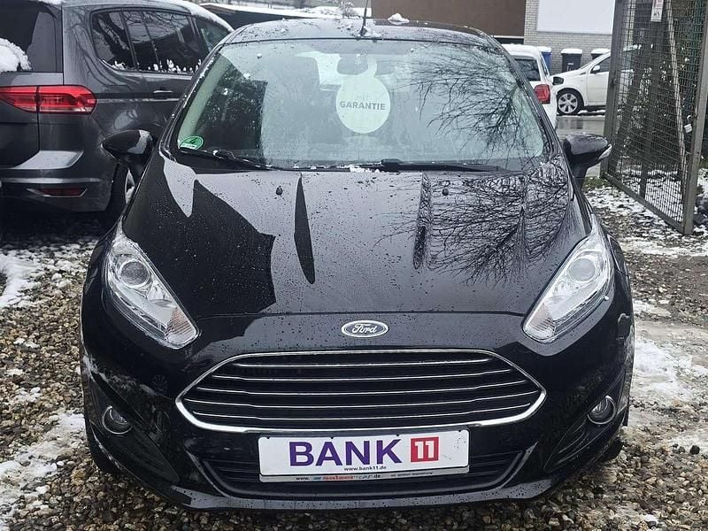 Schwarz Gebraucht 2015 Ford Fiesta Trend Kleinwagen | 6.200 € (Fairer Preis) - Bild 1/4