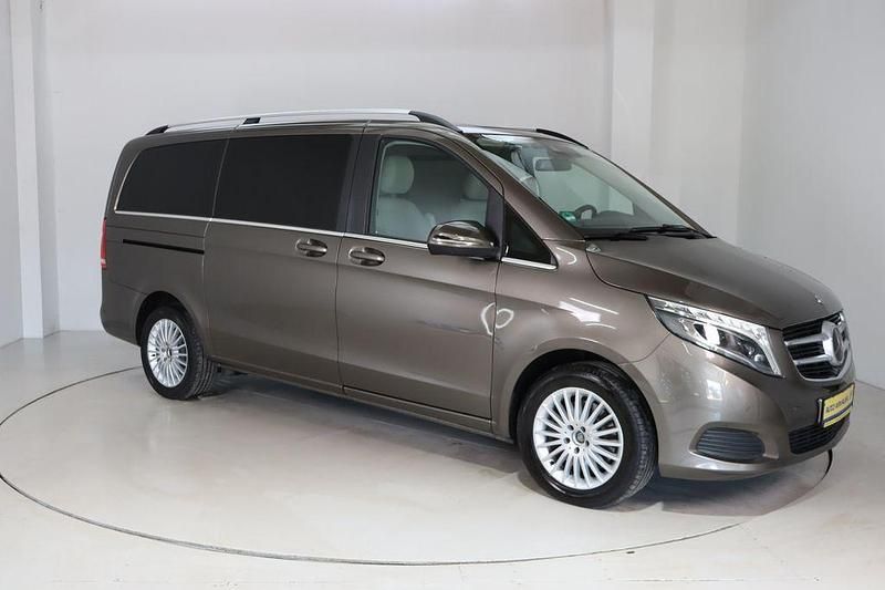 Gebraucht Mercedes V250 Avantgarde 190 PS (139 kW) 2018 Grau Van / Kleinbus