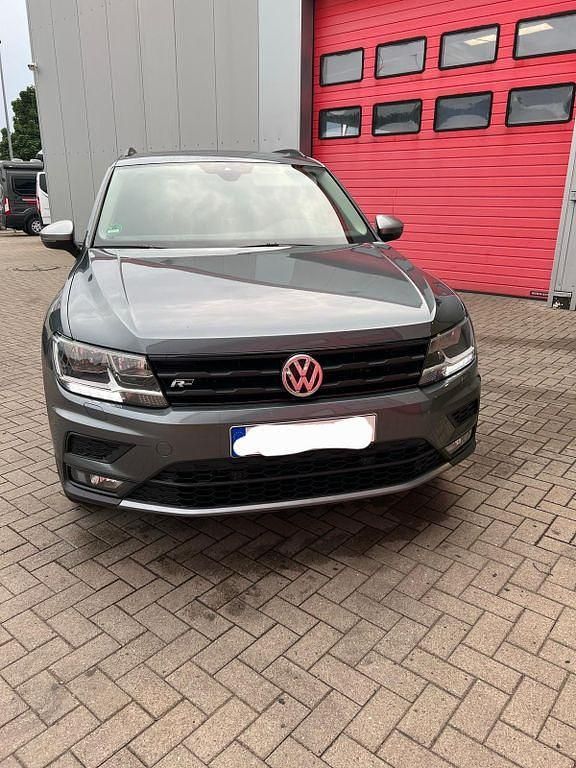 Grau Gebraucht 2018 VW Tiguan Allspace Trendline SUV | 21.000 € (Guter Preis) - Bild 1/4