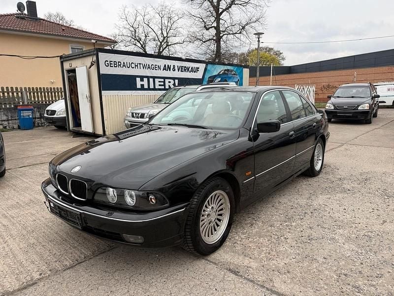 Second-hand BMW 523 170 CP (125 kW) 2000 Negru Berlinǎ