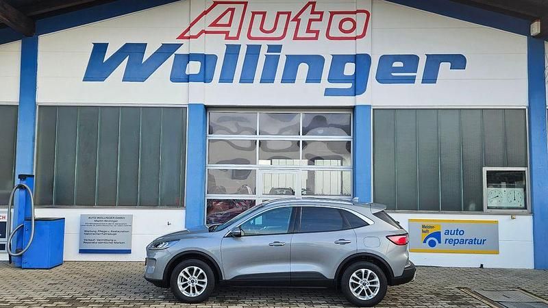 Gebraucht Ford Kuga Titanium 152 PS (111 kW) 2021 Silber SUV