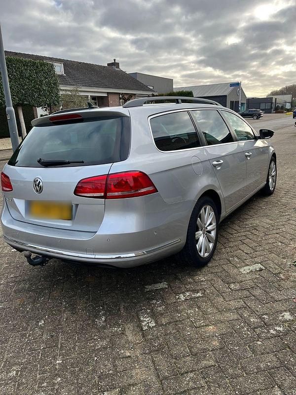 Gebraucht VW Passat Highline 160 PS (117 kW) 2014 Silber Kombi