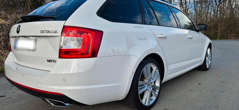 Gebraucht Skoda Octavia RS 184 PS (135 kW) 2014 Weiß Kleinwagen