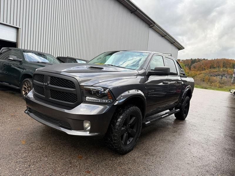 Gebraucht Dodge Ram 401 PS (294 kW) 2020 Grau Pickup