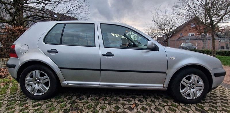 Gebraucht VW Golf IV 105 PS (77 kW) 2002 Silber Limousine