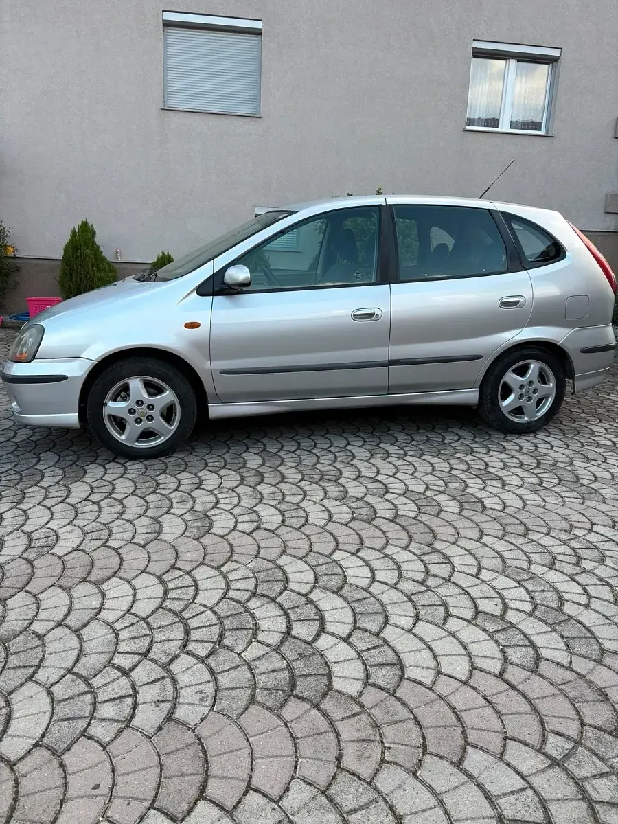 Gebraucht Nissan Almera 114 PS (83 kW) 2001 Silber Limousine