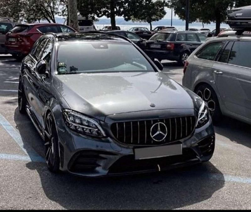Gebraucht 2018 Mercedes C300 AMG line Kombi | 28.500 € (Teuer) - Bild 1/4