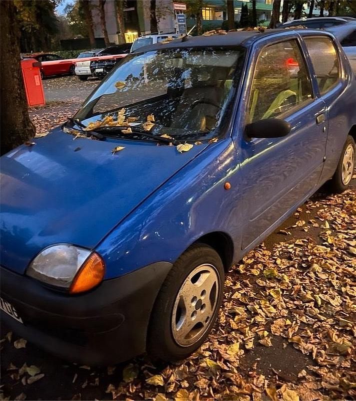 Blau Gebraucht 1998 Fiat Seicento Kleinwagen | 250 € - Bild 1/4