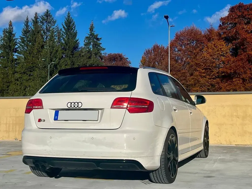 Gebraucht Audi S3 Sport 265 PS (194 kW) 2010 Weiß Kleinwagen