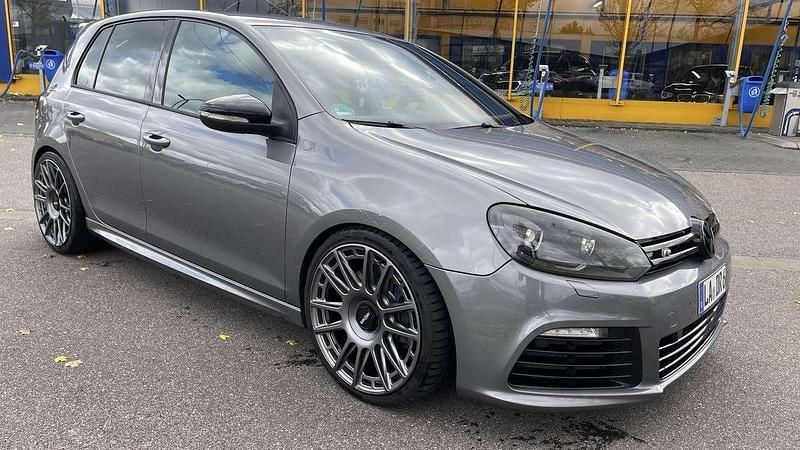 Gebraucht VW Golf VI R 271 PS (199 kW) 2011 United grey metallic Kleinwagen