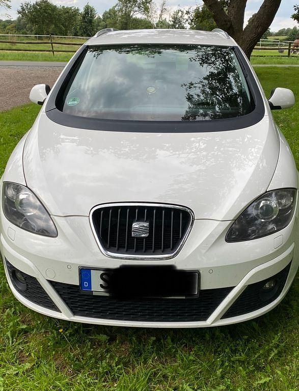 Weiß Gebraucht 2010 Seat Altea Sport Van / Kleinbus | 5.300 € - Bild 1/4