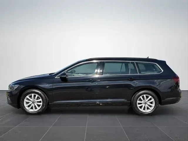 Gebraucht VW Passat Business 150 PS (110 kW) 2022 Schwarz Kombi