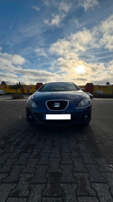 Usata Seat Leon 102 CV (75 kW) 2006 Blu Utilitaria