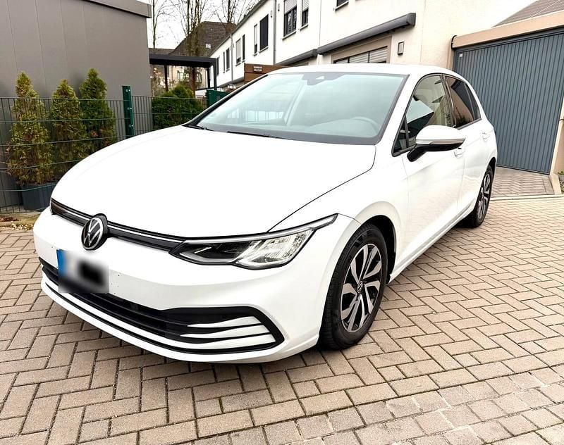 Gebraucht VW Golf VIII Active 81 PS (59 kW) 2021 Weiß Limousine