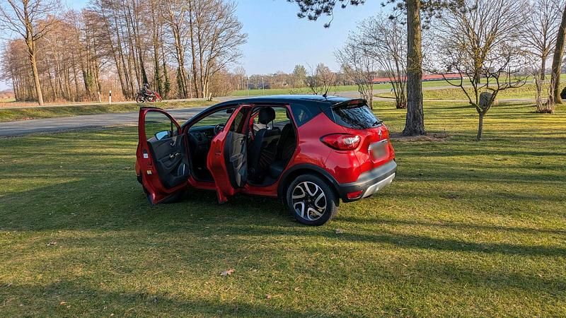 Gebraucht Renault Captur XMOD 110 PS (80 kW) 2016 Orange SUV