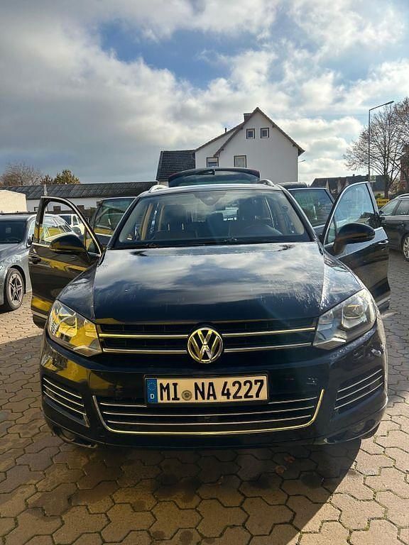 Schwarz Gebraucht 2010 VW Touareg SUV | 12.490 € (Guter Preis) - Bild 1/4