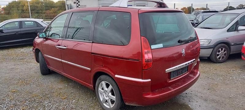 Gebraucht Peugeot 807 140 PS (102 kW) 2008 Rot Van / Kleinbus