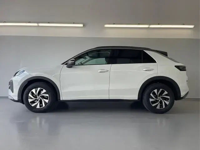 Neu VW T-Roc Life 150 PS (110 kW) 2026 [0qa1] pure white / dach schwarz SUV