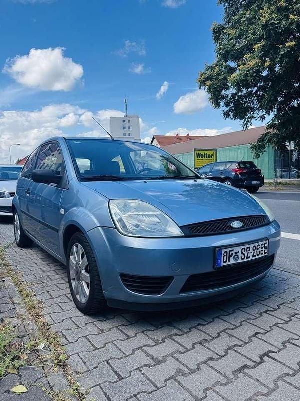 Blau Gebraucht 2005 Ford Fiesta Futura Kleinwagen | 1.250 € (Fairer Preis) - Bild 1/4