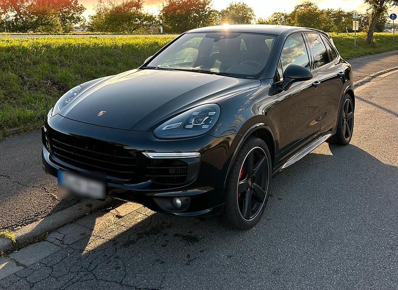 Schwarz Gebraucht 2017 Porsche Cayenne Platinum Edition SUV | 33.900 € (Fairer Preis) - Bild 1/4