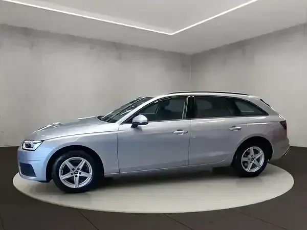Gebraucht Audi A4 136 PS (100 kW) 2024 Florettsilber metallic Kombi