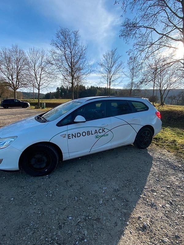 Gebraucht Opel Astra 110 PS (80 kW) 2012 Weiß Kombi