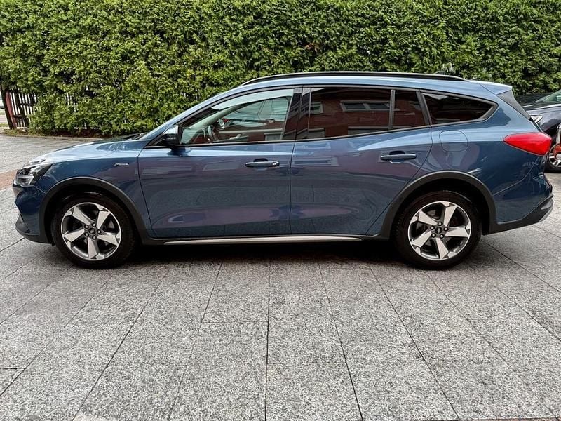 Blau Gebraucht 2020 Ford Focus Active Limousine | 12.980 € (Guter Preis) - Bild 1/4