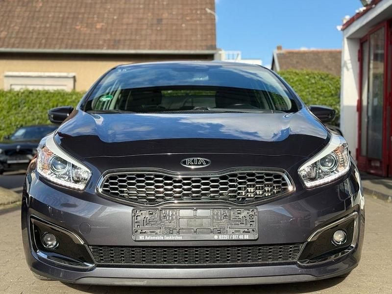 Gebraucht Kia Ceed 101 PS (74 kW) 2018 Grau Kleinwagen