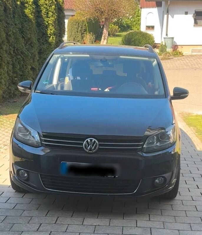 Schwarz Gebraucht 2013 VW Touran Van / Kleinbus | 10.250 € (Teuer) - Bild 1/1