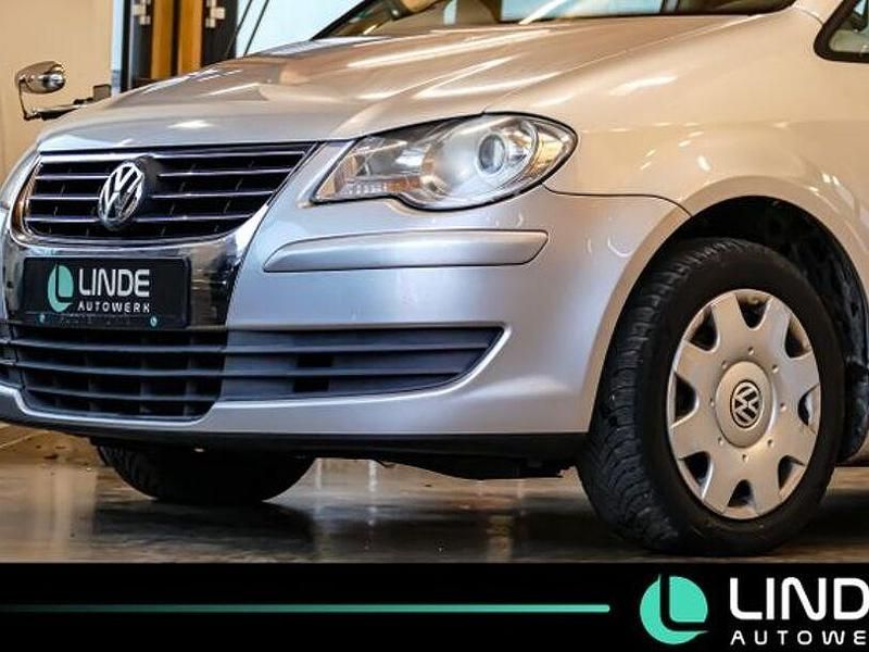 Gebraucht VW Touran Trendline 140 PS (102 kW) 2013 Grau Van / Kleinbus