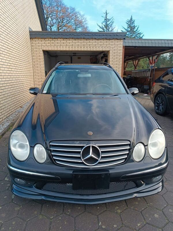 Schwarz Gebraucht 2006 Mercedes E500 Avantgarde Kombi | 8.750 € (Superpreis) - Bild 1/4
